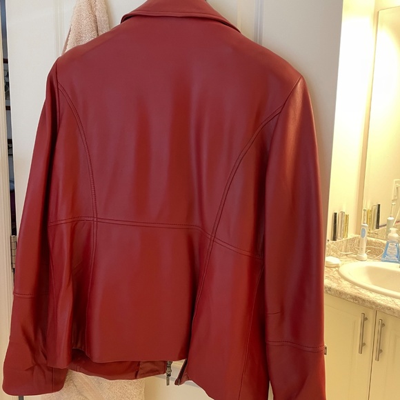 Danier Women's Vibrant Red Leather Jacket - Picture 7 of 7